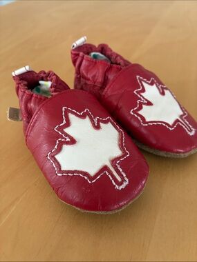 Robeez Red Baby Moccasins with White Maple Leaf - size 0-6 months